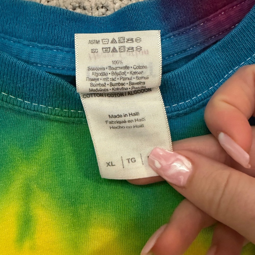 Buc-ee's Rainbow Tie Dye T-Shirt XL Peace Love and Beaver Nuggets Texas Tee - Picture 3 of 7